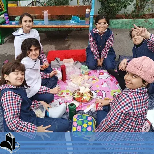 مدرسه آتیه سازان، دبستان آتیه سازان این هفته به تاثیر صبحانه سالم دربین دانش آموزان می پردازد.